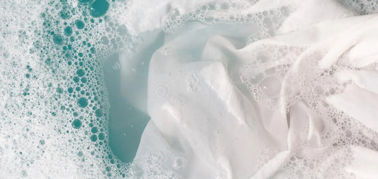 Lavage-à-la-main-astuces-essentielles-pour-vos-textiles-préférés Coussin Dorsey