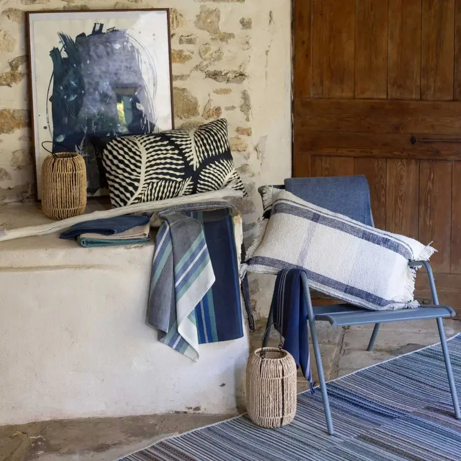 Coussin Bleu Brodé - Flora Marine 40x65 Vivaraise
