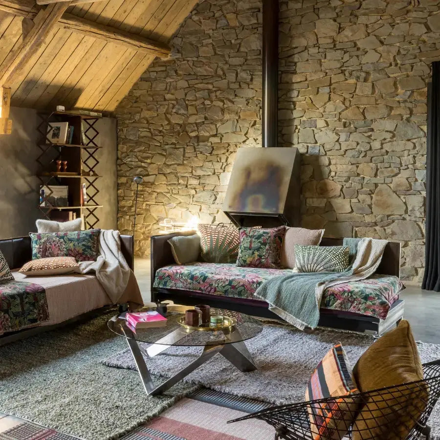 Coussin Brodé Ewan Lin en coton Oeko-Tex - motif feuillage nature Vivaraise