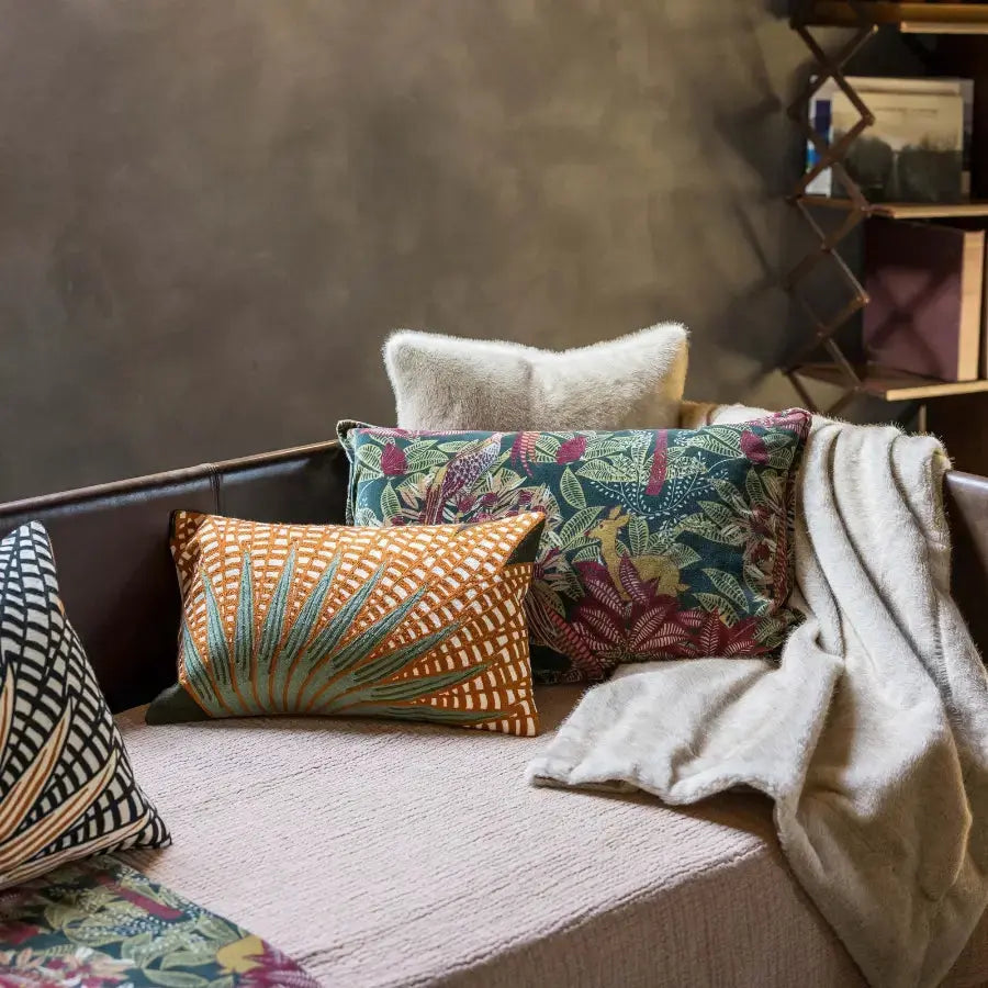 Coussin Imprimé Ewan Multicolore - Elégance exotique et douceur naturelle Vivaraise