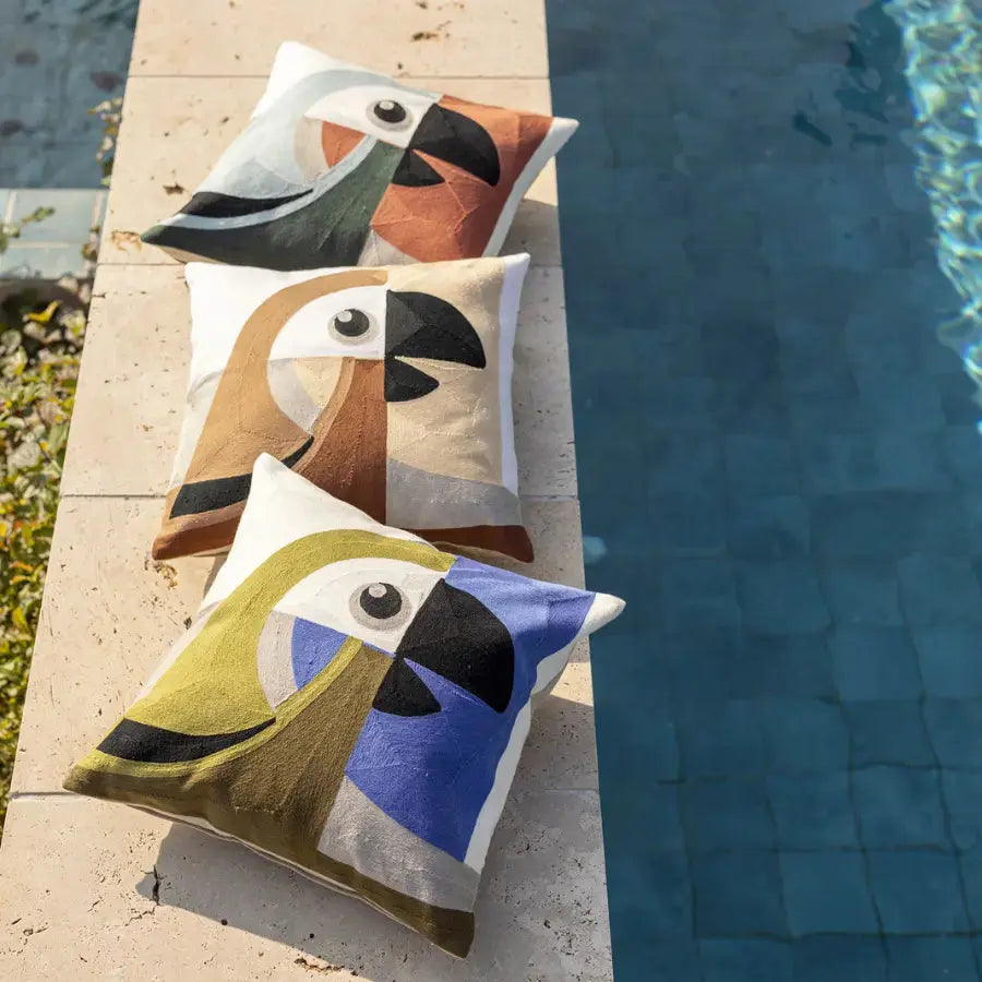 Coussin brodé Loro - Ciel Vivaraise