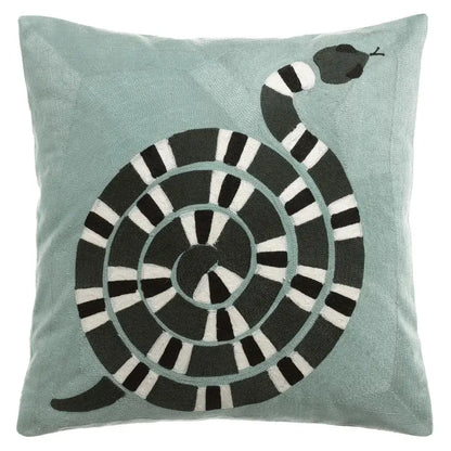 Coussin brodé graphique en coton Yoka Ciel - motif serpent - Vivaraise