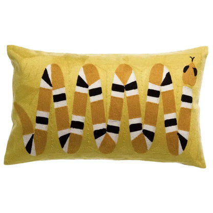 Coussin brodé graphique en coton Yoka Mangue - motif serpent - relief élégant - Vivaraise
