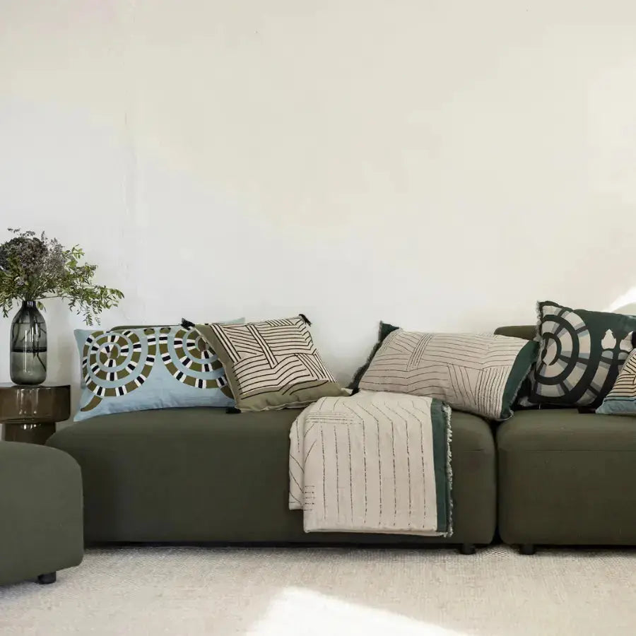 Coussin en lin imprimé Zeff Yoka Abysse motif graphique serpent Vivaraise