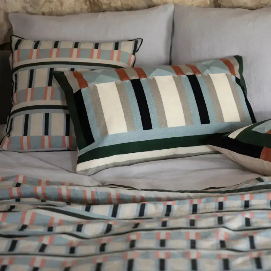 Coussin imprimé en lin recyclé Jason Ciel - Graphisme contemporain Vivaraise