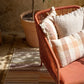 Coussin terracotta à carreaux - modèle Kate Coussin Dorsey