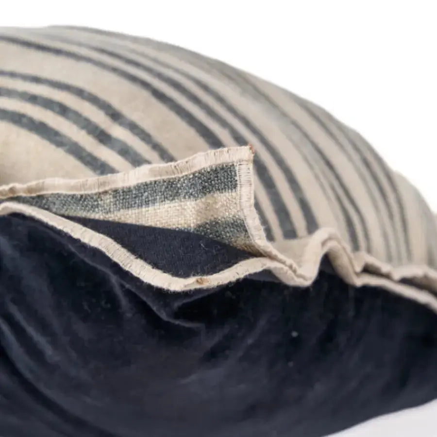 Housse de Coussin en Lin Noir - Nordic Stripe Bazar Bizar