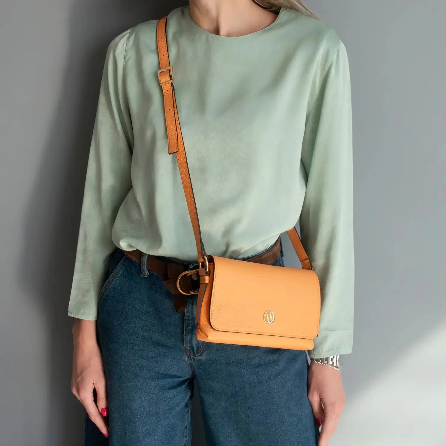 Sac Bandoulière en Cuir Souple - abricot - Biscuit TL142582 Tuscany Leather