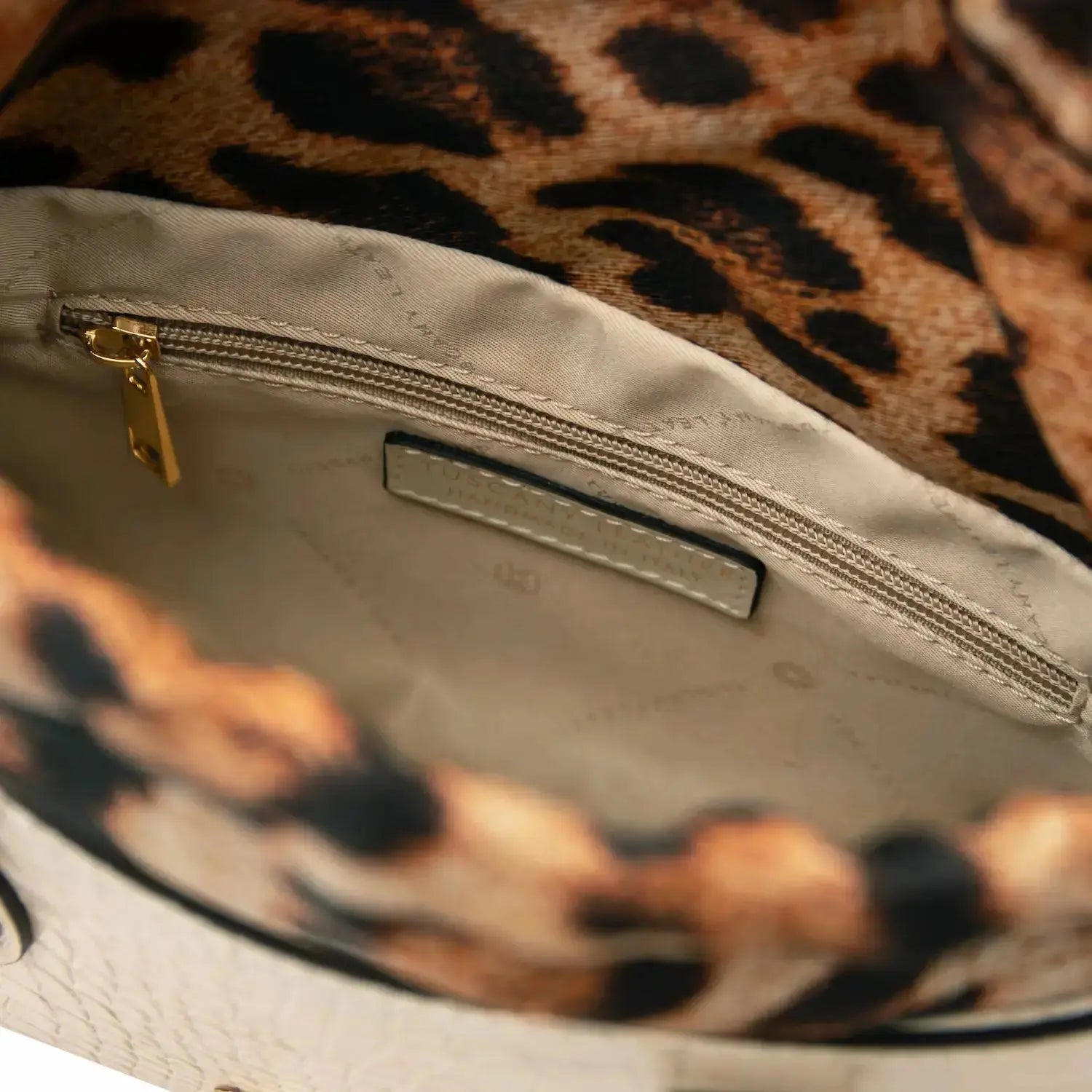 poche intérieure zippée sac cabas en cuir effet croco beige croque tl142510 Tuscany Leather