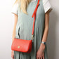 Sac à Main en Cuir Grainé Femme – Parfait Corail porté en bandoulière - TL142559 Tuscany Leather