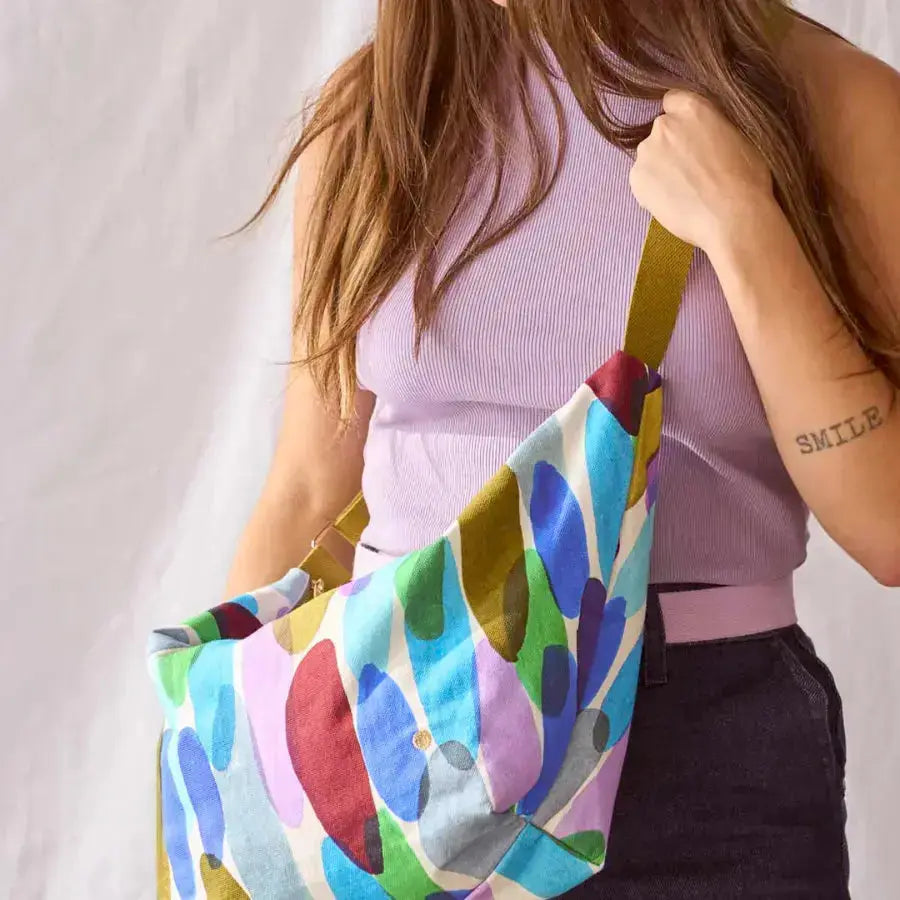 Sac demi-lune Joy Multicolore Coton Bio - 53x28x12 cm La Cerise sur le Gâteau