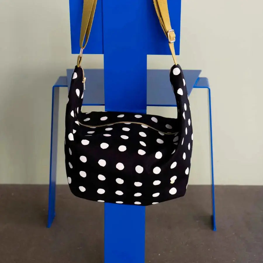 Sac demi-lune Mia Caviar Coton Bio - 53x28x12 cm La Cerise sur le Gâteau