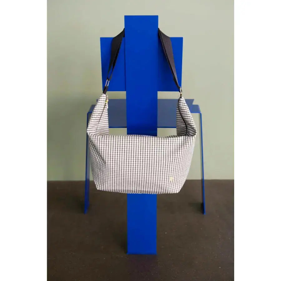 Sac demi-lune noir et blanc Gustave Caviar - 53x28x12 cm La Cerise sur le Gâteau