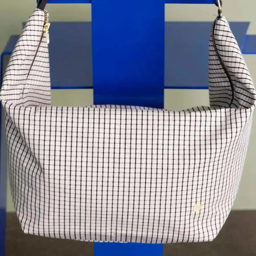 Sac demi-lune noir et blanc Gustave Caviar - 53x28x12 cm La Cerise sur le Gâteau